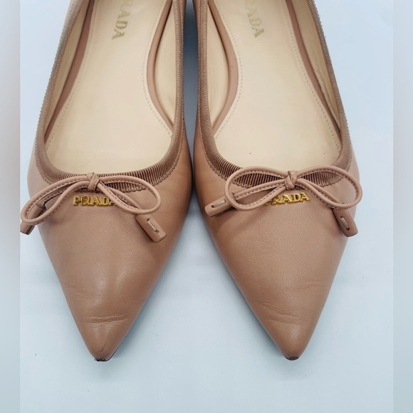 Prada Beige/Nude leather logo embellished bowtie pointed toe ballerina flats 41 - Picture 2 of 14